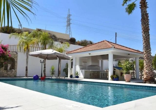 4-bedroom villa in Limassol №152593: https://dom.com.cy/en/catalog/rent/152593/ (dom.com.cy)