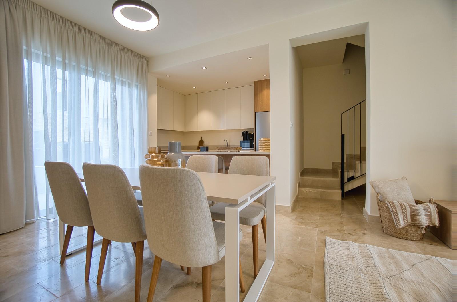 3-bedroom flat in Paphos №153874: https://dom.com.cy/en/catalog/rent/153874/ (dom.com.cy)