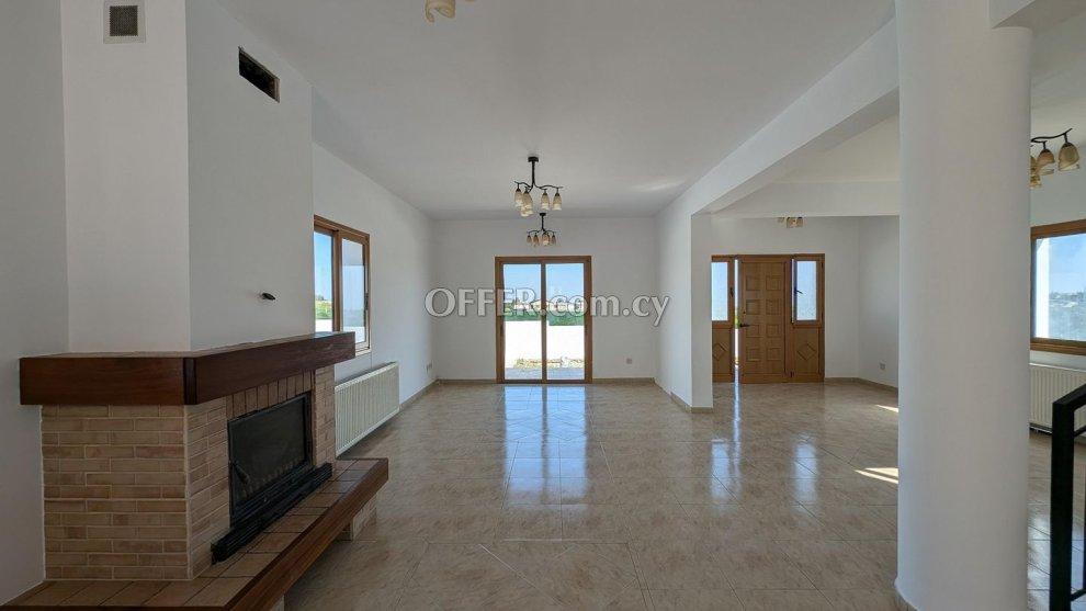 Two storey house in Kampia Nicosia: https://www.offer.com.cy/en/two-storey-house-in-kampia-nicosia/21-816315/ (www.offer.com.cy)