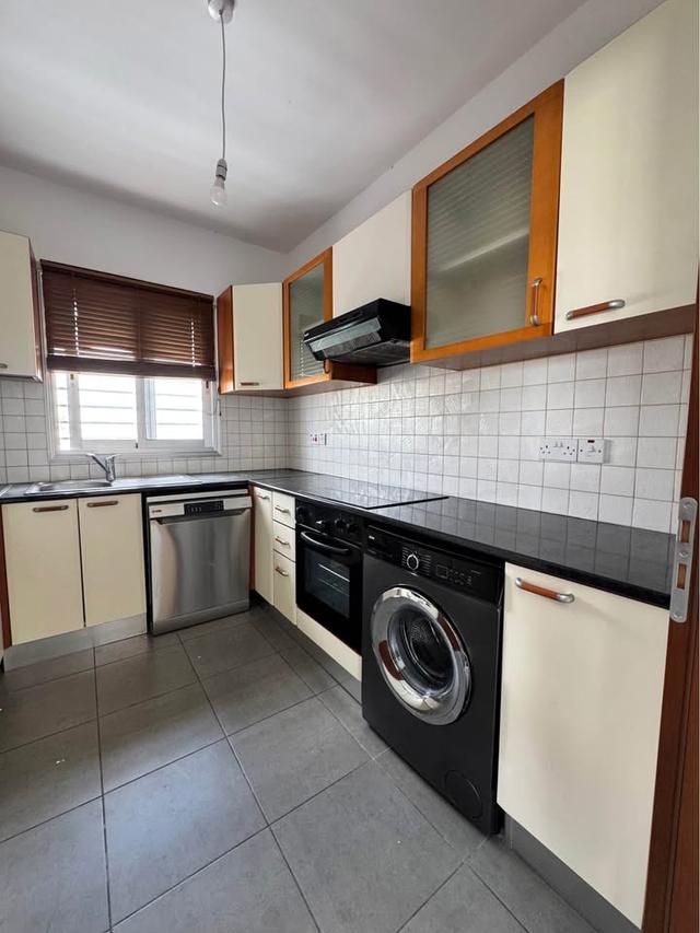 Spacious 2-Bedroom Top-Floor Apartment in Central Paphos: https://www.facebook.com/marketplace/item/700603872555602 (www.facebook.com)