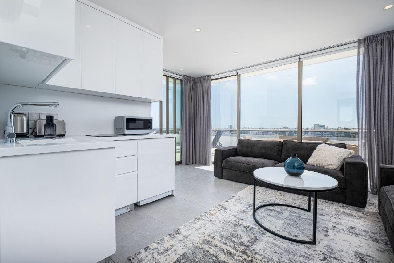New 6-bedroom penthouse for rent in Town Center Larnaca, Cyprus. - Object № 150079: https://dom.com.cy/en/catalog/rent/150079/ (dom.com.cy)