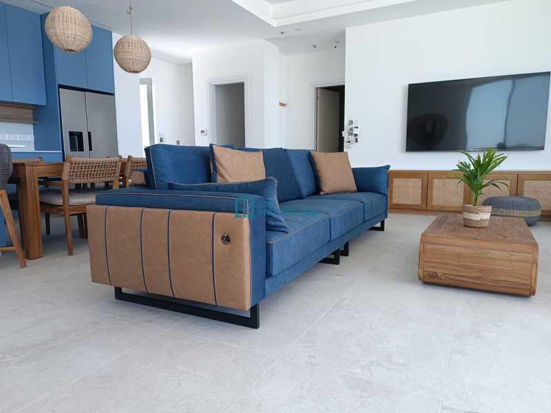 4-bedroom villa to rent: https://www.bazaraki.com/adv/5787566_4-bedroom-villa-to-rent (www.bazaraki.com)