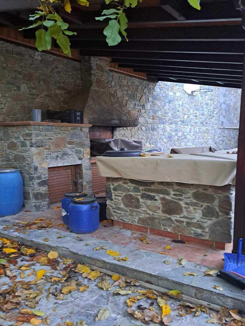 4-bedroom villa to rent: https://www.bazaraki.com/adv/5791072_4-bedroom-villa-to-rent (www.bazaraki.com)