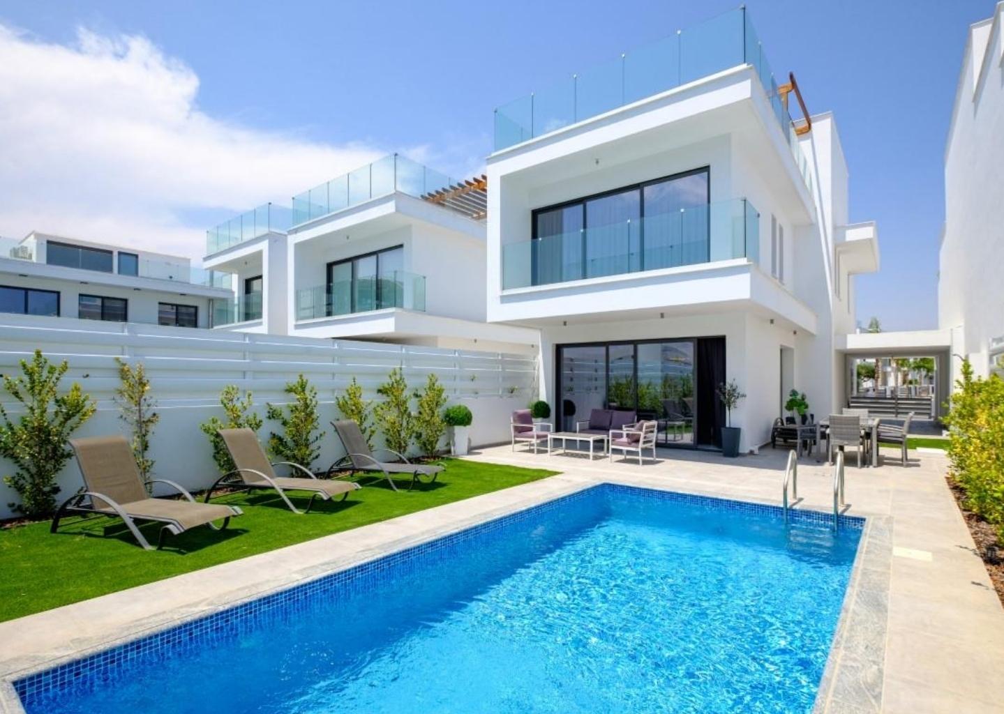 New 5-bedroom villa in Larnaca № 153311: https://dom.com.cy/en/catalog/sale/153311/ (dom.com.cy)