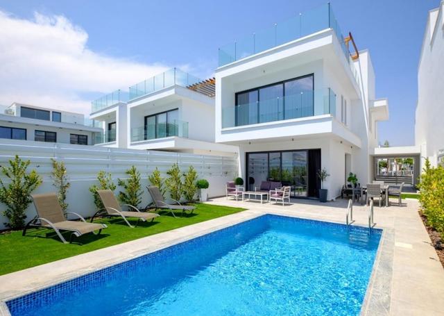 New 5-bedroom villa in Larnaca № 153311: https://dom.com.cy/en/catalog/sale/153311/ (dom.com.cy)