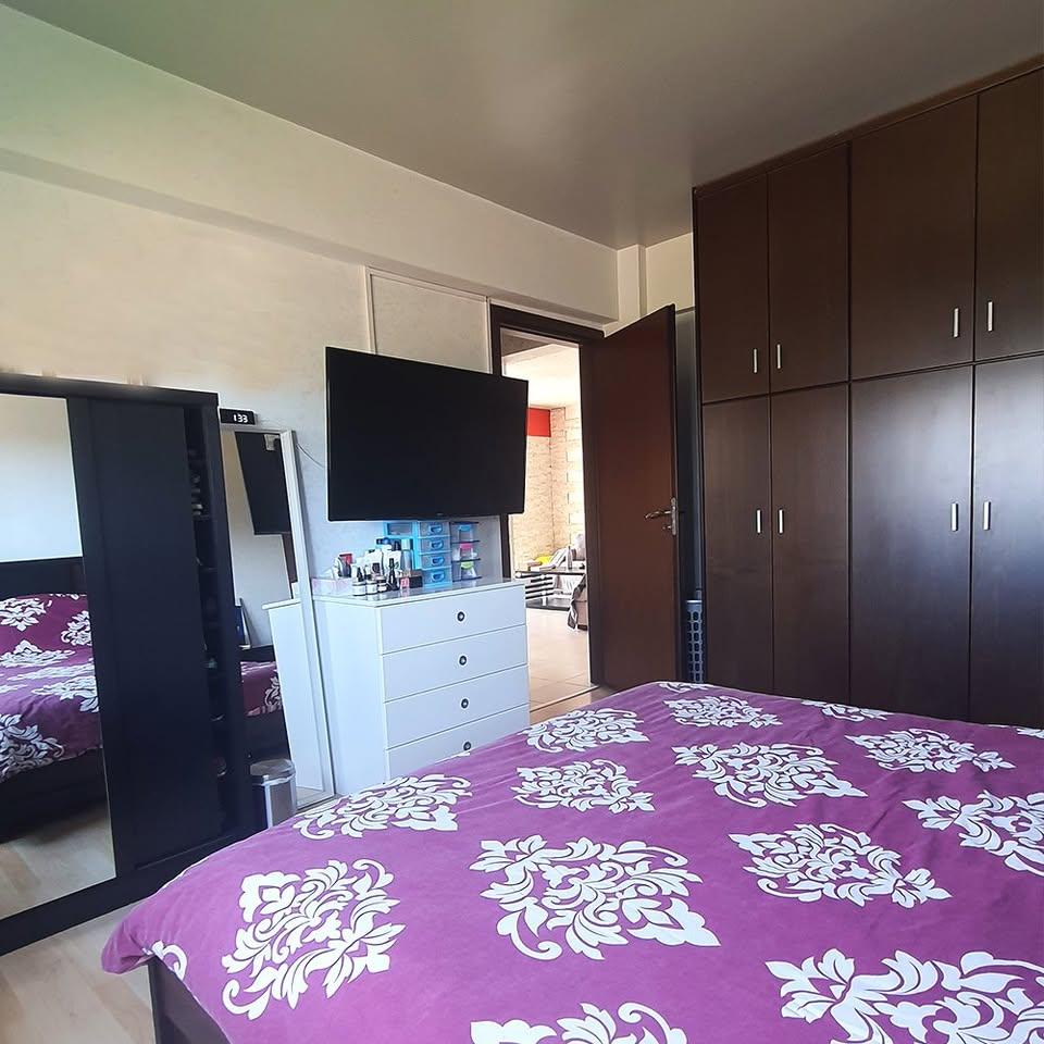 2 Beds 1 Bath Apartment/condo: https://www.facebook.com/marketplace/item/949516800468435 (www.facebook.com)