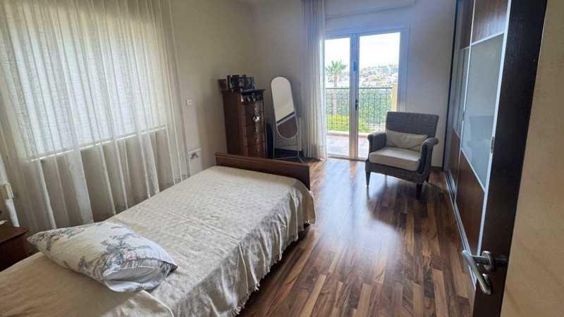 4-bedroom villa for sale: https://www.bazaraki.com/adv/5790833_4-bedroom-villa-for-sale (www.bazaraki.com)