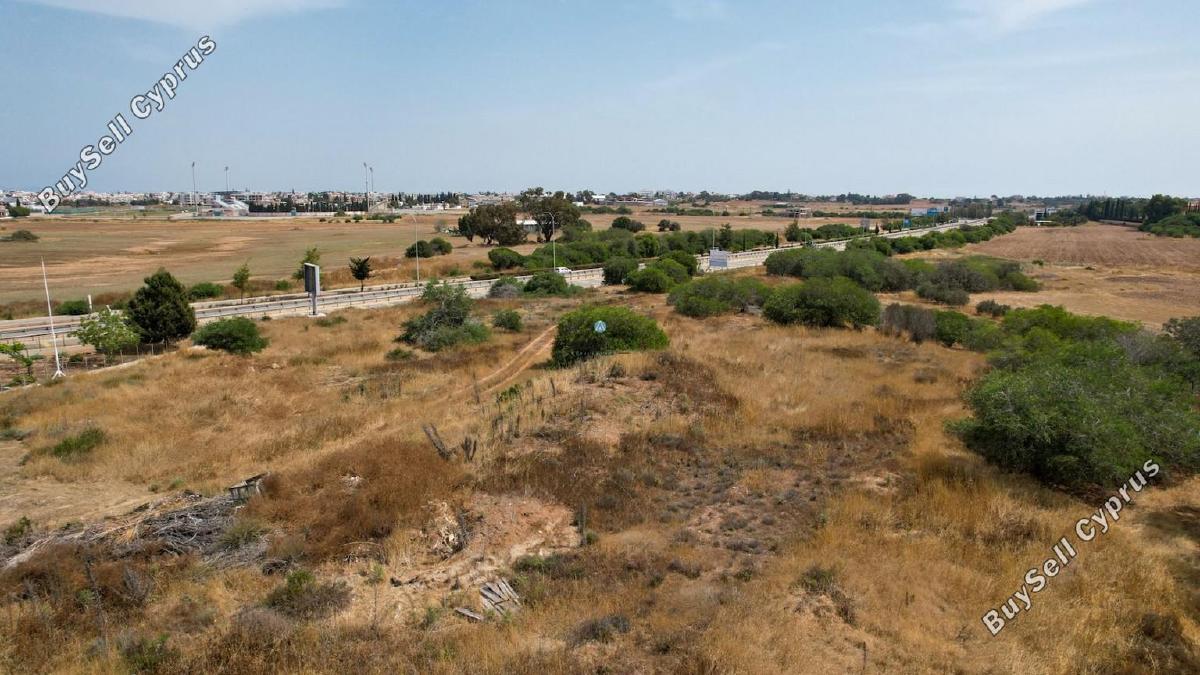 3,165 SQM Agricultural Land for sale in Paralimni, Famagusta: https://www.buysellcyprus.com/property-for-sale/famagusta/paralimni/land-for-sale-paralimni-famagusta-1800642.html (www.buysellcyprus.com)
