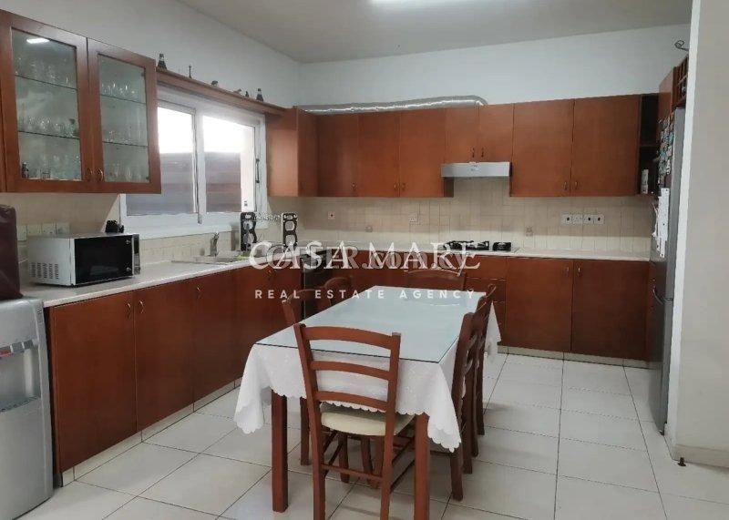 3 Bedroom House with Attic in Strovolos: https://www.offer.com.cy/en/3-bedroom-house-with-attic-in-strovolos/21-816140/ (www.offer.com.cy)