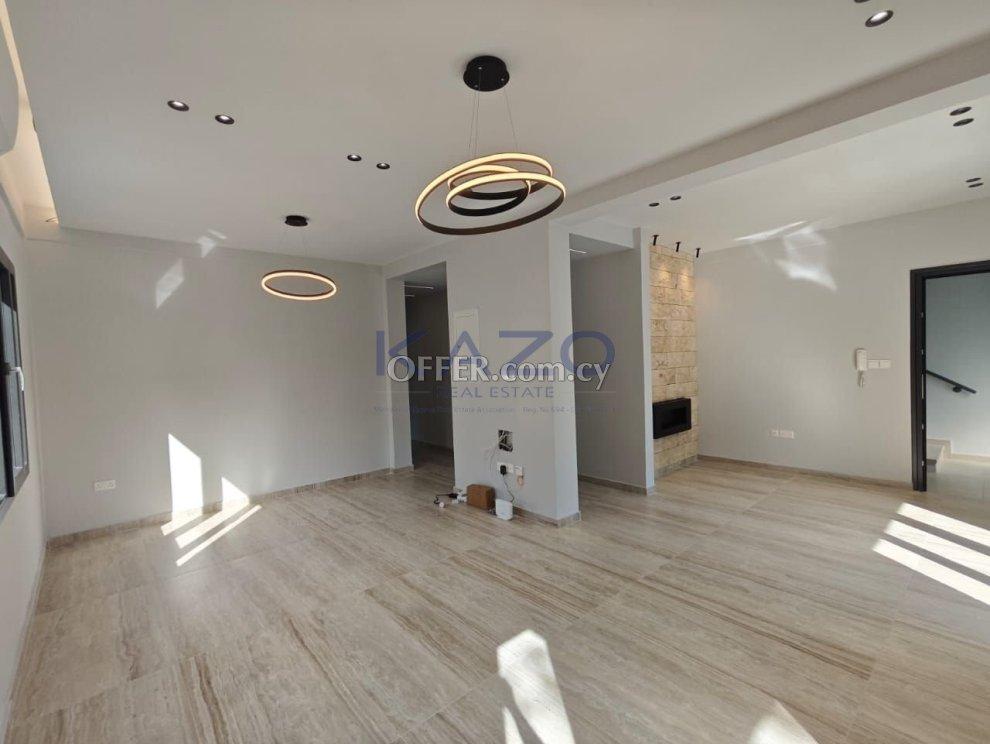 Spacious three-bedroom top floor apartment in modern Neapolis: https://www.offer.com.cy/en/spacious-three-bedroom-top-floor-apartment-in-modern-neapolis/21-816628/ (www.offer.com.cy)