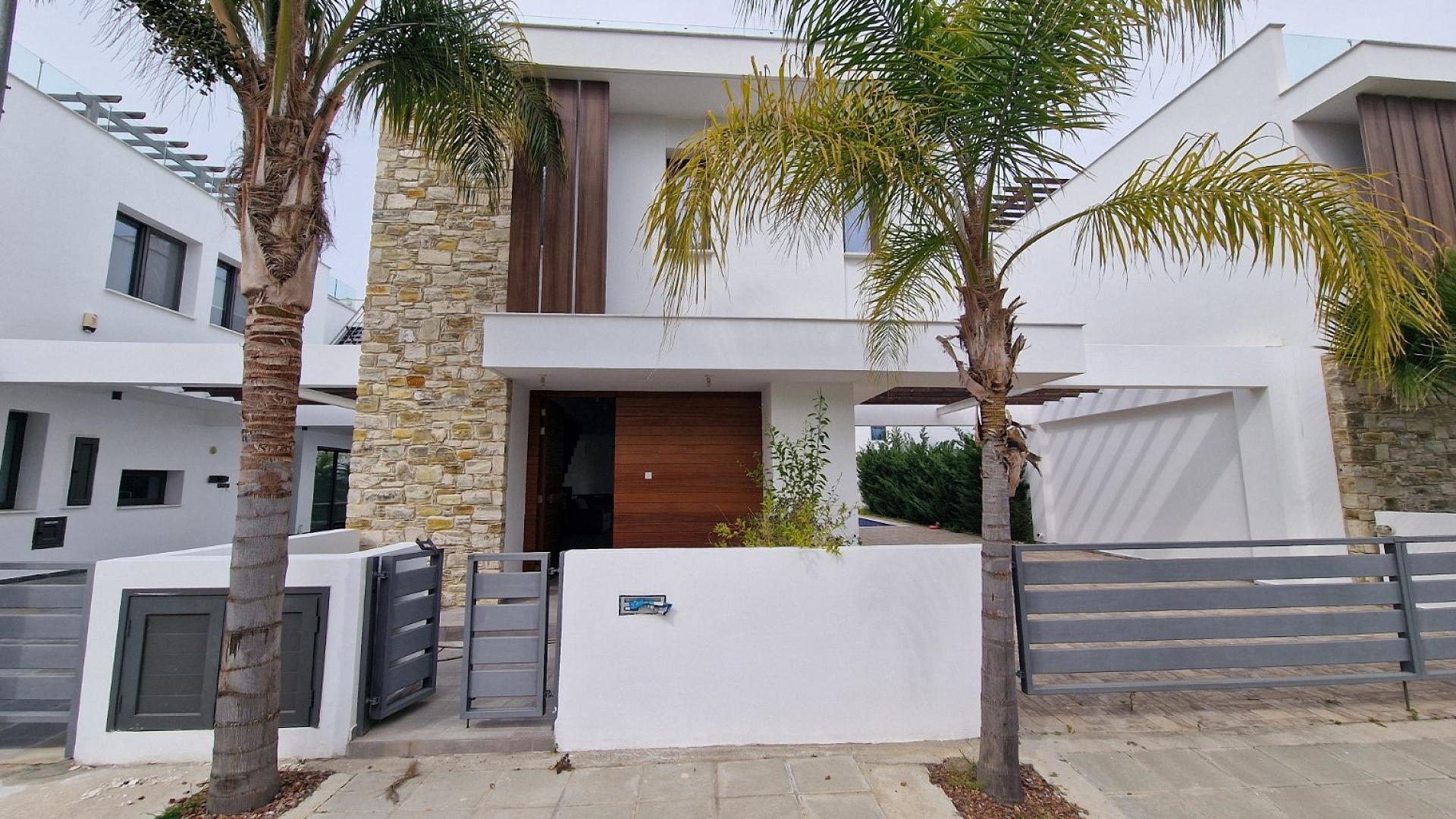 3-bedroom villa in Larnaca №153334: https://dom.com.cy/en/catalog/rent/153334/ (dom.com.cy)